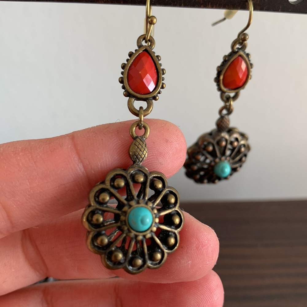 Beautiful earrings - Picture 2 of 4